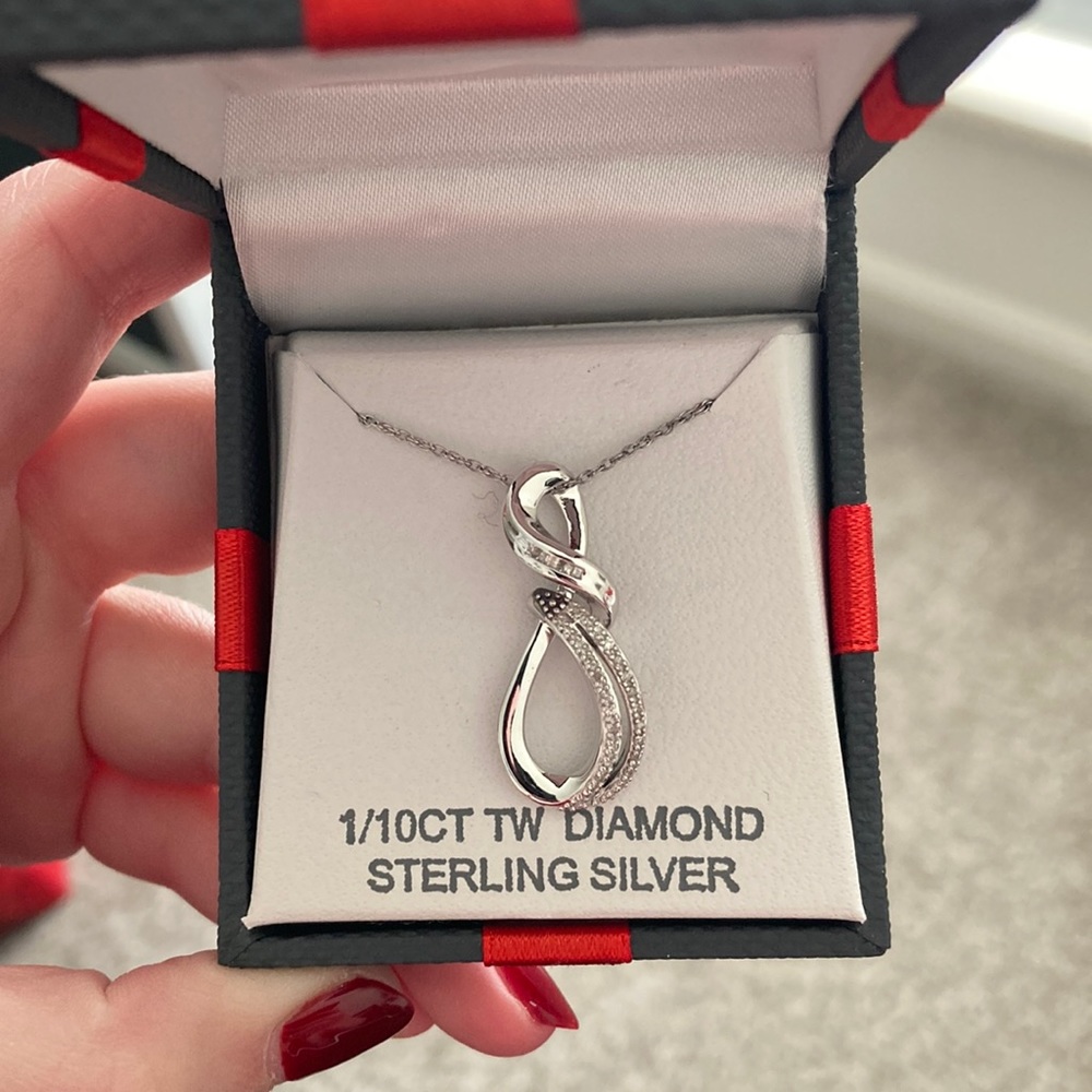 Natural Diamond 1/10 Carat Total Weight Swirl Necklace in Sterling Silver